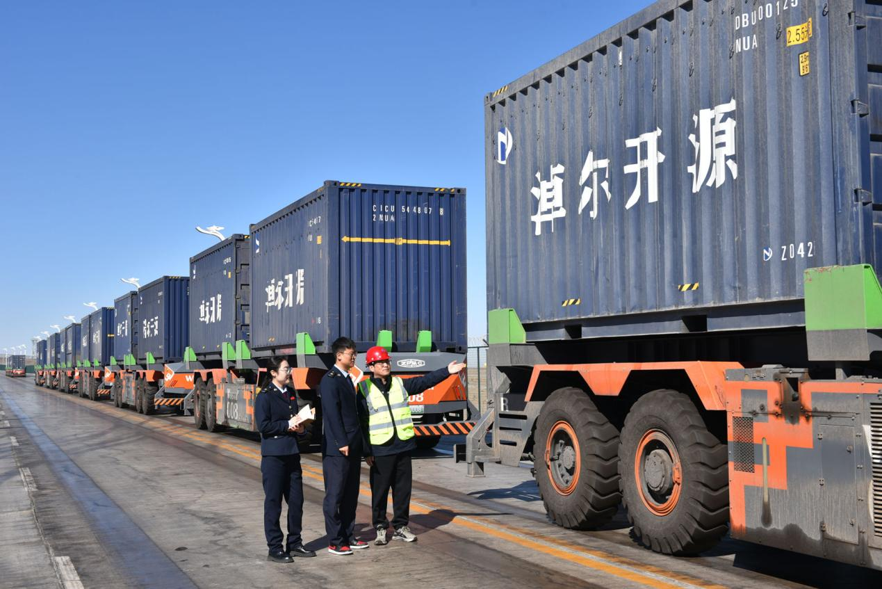 甘其毛都口岸税务分局助力智慧口岸...