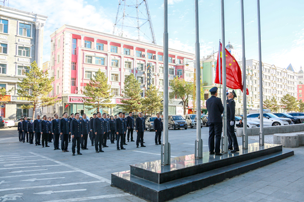 全市税务系统举行升国旗仪式