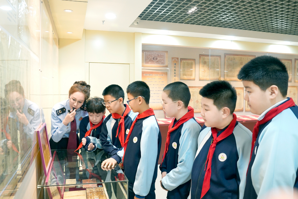通辽市税务局开展税收文物主题宣传...