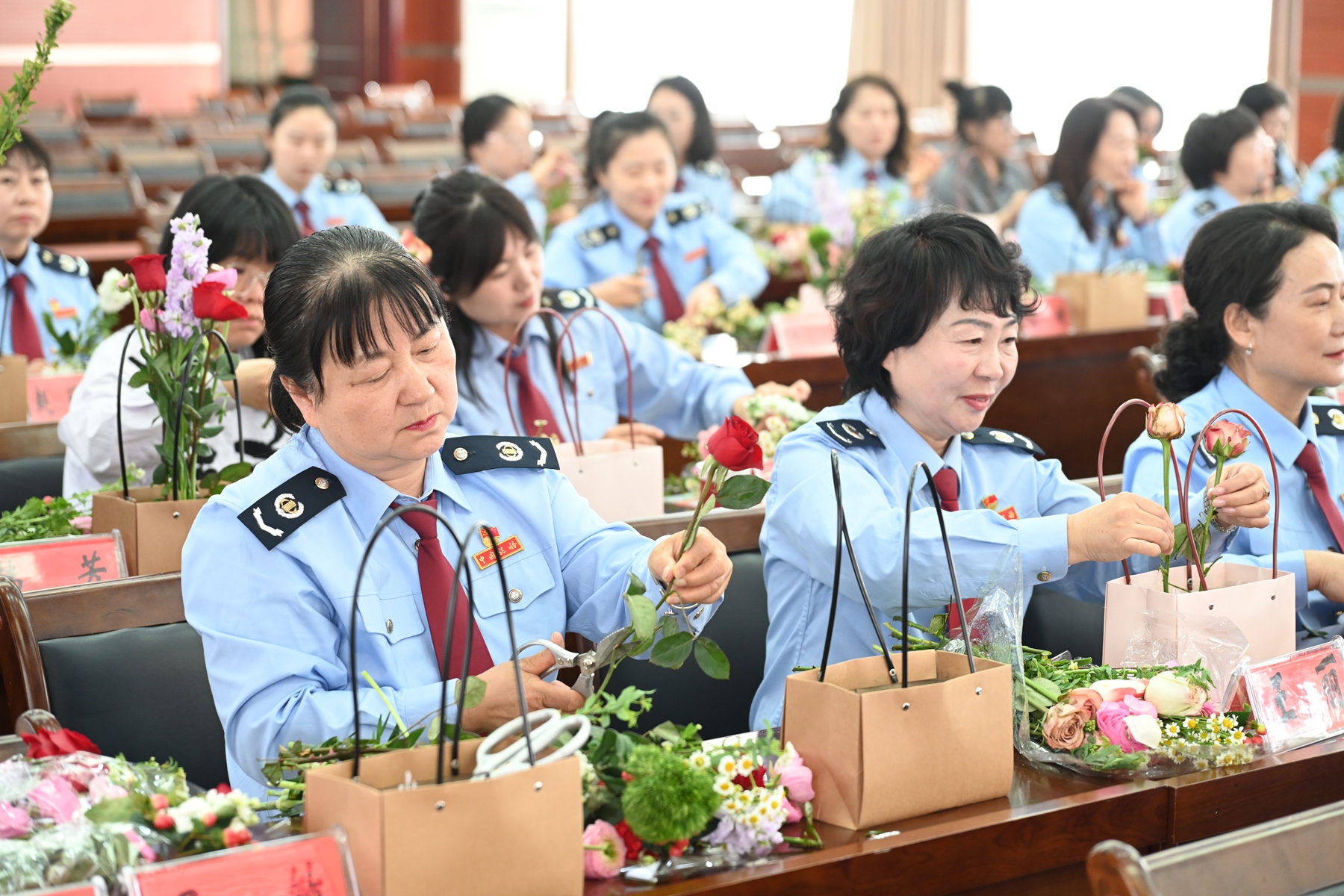 【图集】全区税务系统举办庆祝“三...